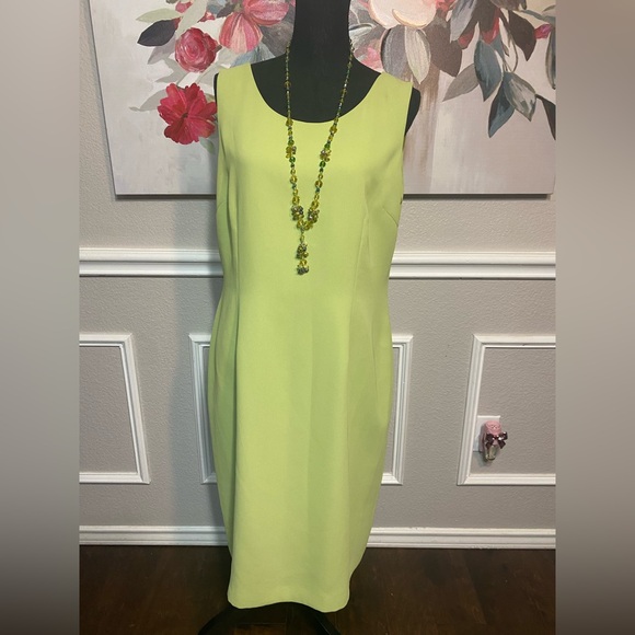 Jones Studio Vibrant Green Dress - Picture 2 of 15
